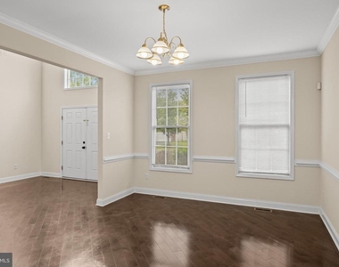 209 Peony Lane - Photo Thumbnail 7