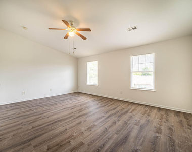 1211 Canyon Rock Court - Photo Thumbnail 12