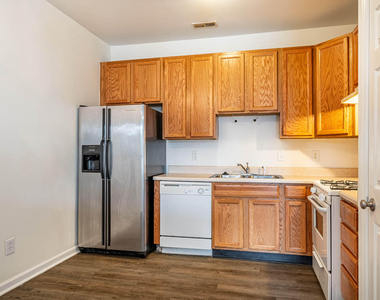 1211 Canyon Rock Court - Photo Thumbnail 8