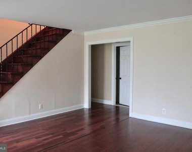 102 E Main Street - Photo Thumbnail 4