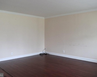 102 E Main Street - Photo Thumbnail 5