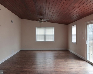 102 E Main Street - Photo Thumbnail 13