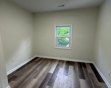516 Columbus Road - Photo Thumbnail 7