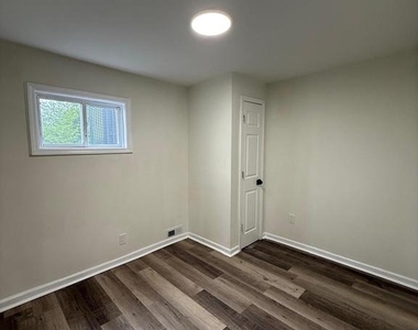 516 Columbus Road - Photo Thumbnail 6