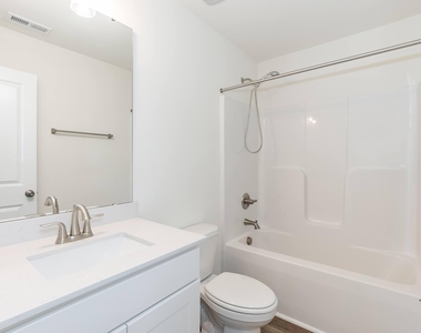 395 Oak Park Boulevard - Photo Thumbnail 12