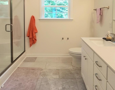 395 Oak Park Boulevard - Photo Thumbnail 3