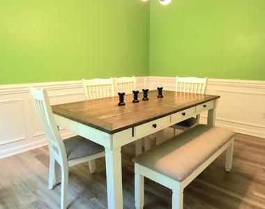 395 Oak Park Boulevard - Photo Thumbnail 2