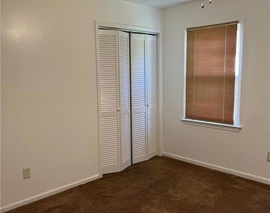 1242 Woodbriar Avenue - Photo Thumbnail 3