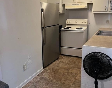 1242 Woodbriar Avenue - Photo Thumbnail 2