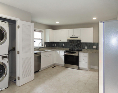 1215 Kent Street - Photo Thumbnail 4