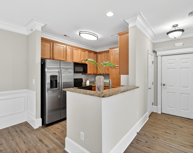 828 Waterford Lake Drive - Photo Thumbnail 8