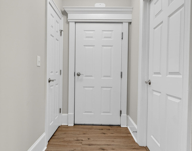 828 Waterford Lake Drive - Photo Thumbnail 4