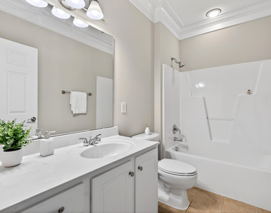 828 Waterford Lake Drive - Photo Thumbnail 7