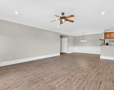 828 Waterford Lake Drive - Photo Thumbnail 16