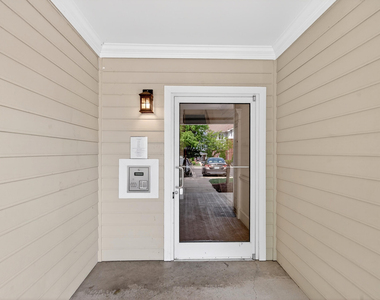 828 Waterford Lake Drive - Photo Thumbnail 3