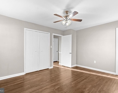 11904 N Marlton Avenue - Photo Thumbnail 11