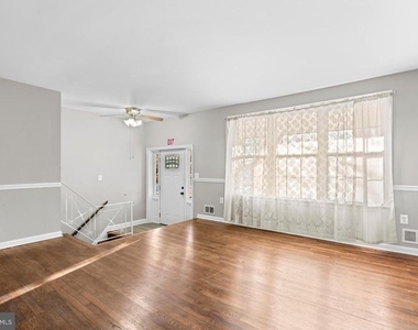 11904 N Marlton Avenue - Photo Thumbnail 2