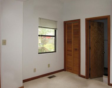 206 Cedarwood Lane - Photo Thumbnail 5