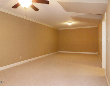 122 Edgewood Drive - Photo Thumbnail 21
