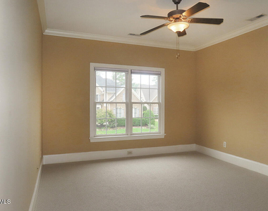 122 Edgewood Drive - Photo Thumbnail 15