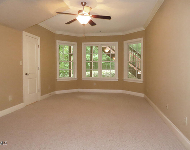 122 Edgewood Drive - Photo Thumbnail 16