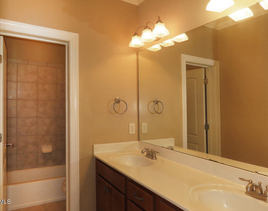 122 Edgewood Drive - Photo Thumbnail 18