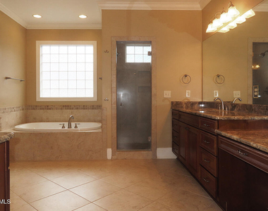122 Edgewood Drive - Photo Thumbnail 11