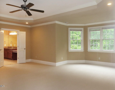 122 Edgewood Drive - Photo Thumbnail 10