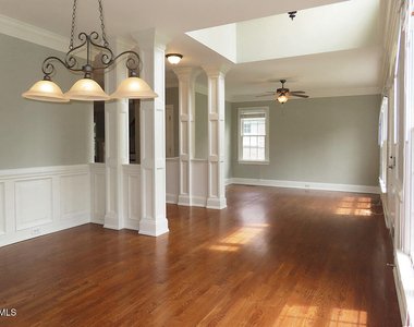 122 Edgewood Drive - Photo Thumbnail 4