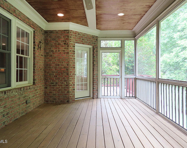 122 Edgewood Drive - Photo Thumbnail 25