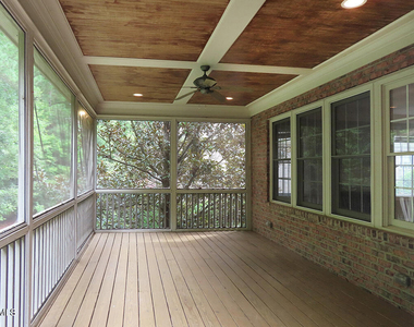 122 Edgewood Drive - Photo Thumbnail 24