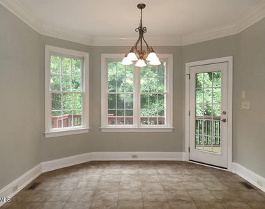122 Edgewood Drive - Photo Thumbnail 9