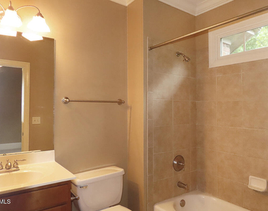 122 Edgewood Drive - Photo Thumbnail 17