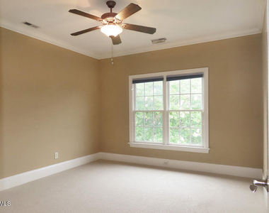 122 Edgewood Drive - Photo Thumbnail 14