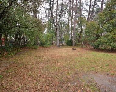 2602 Vineyard Street - Photo Thumbnail 2