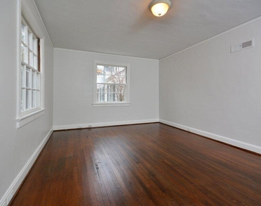 2602 Vineyard Street - Photo Thumbnail 6