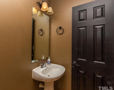 9128 Colony Village Lane - Photo Thumbnail 19