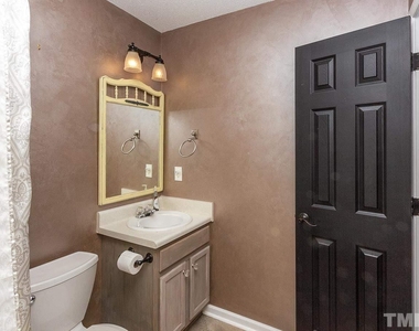 9128 Colony Village Lane - Photo Thumbnail 16