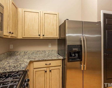 9128 Colony Village Lane - Photo Thumbnail 8
