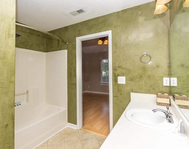 9128 Colony Village Lane - Photo Thumbnail 13