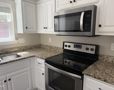 208 Bridgefield Place - Photo Thumbnail 5