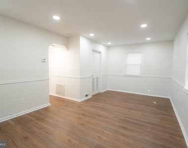 2409 Greeley Place - Photo Thumbnail 9