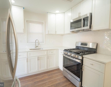 2409 Greeley Place - Photo Thumbnail 3