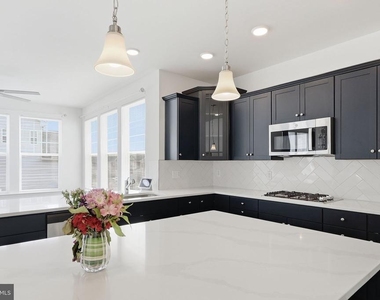 11907 Prospect View Avenue - Photo Thumbnail 11