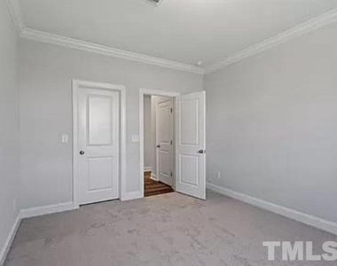 2237 Jollay Street - Photo Thumbnail 6