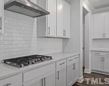 2237 Jollay Street - Photo Thumbnail 7