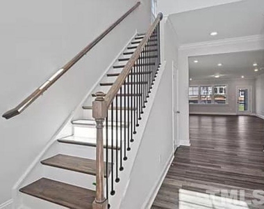 2237 Jollay Street - Photo Thumbnail 2