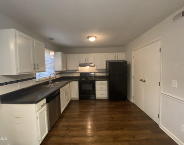 4036 Greenleaf Street - Photo Thumbnail 6