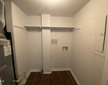4036 Greenleaf Street - Photo Thumbnail 9
