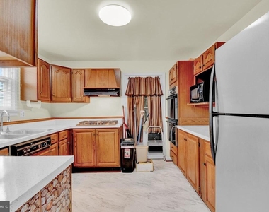 402 Kerby Hill Road - Photo Thumbnail 7